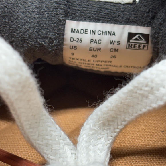 Reef Neptune 3 Women US Sz9grey gray Knit Collapsible Heel Casual Sneakers EUC - Picture 3 of 9